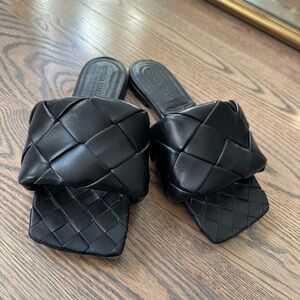 Bottega Veneta Women's Black Lido Sandals